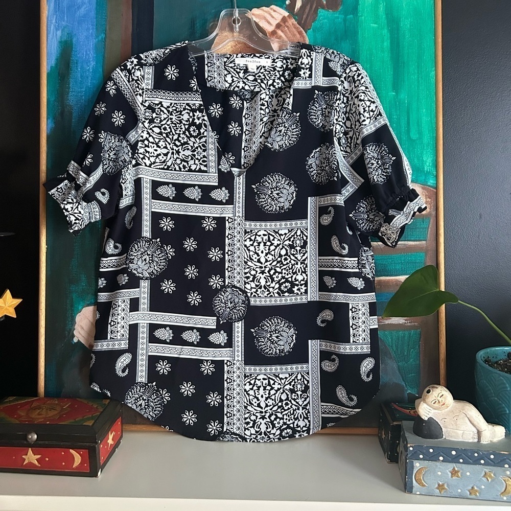 Fun2Fun Black & White Bandana Print V-Neck Blouse